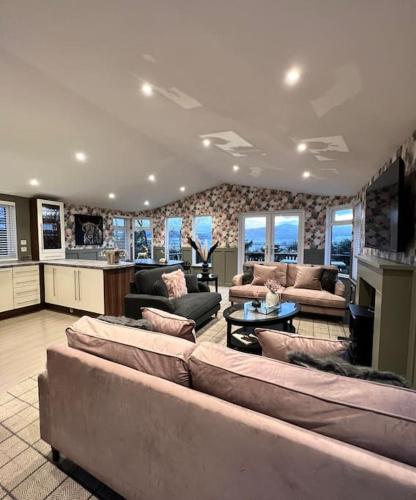 Luxury Lodge With Hot Tub In Royal Deeside