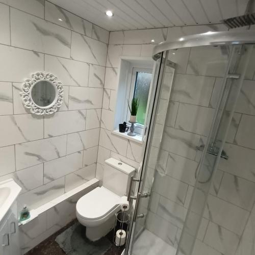 Bathroom, City Hideaway in Leeds near Sand Moor Golf Club