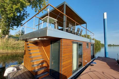 Hausboot-Wiesbaden-Riverboat-Rhein-Main Ferienloft in Wiesbaden, Deutschland