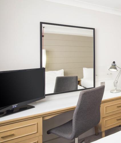 Holiday Inn Peterborough West, an IHG Hotel photo 1