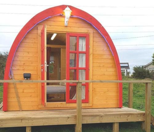 Glamping Pod in St Austell Sleeps 2 with Spa Pool in Luxulyan
