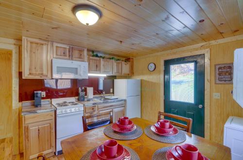 Peaceful Beattyville Cabin Near Red River Gorge! in Beattyville, USA