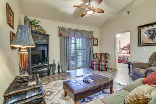 Branson Condo: Private Balcony, 1 Mi to Strip!, Branson