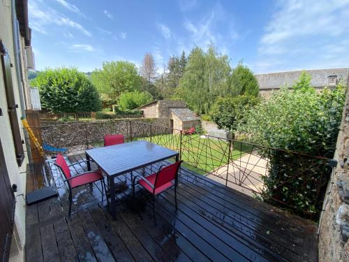 Gde maison avec jardin et spa - Accommodation - Saint-Geniez-dʼOlt