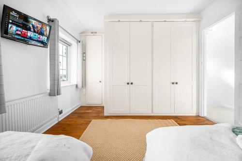 The Home on The Hill The Home on The Hill