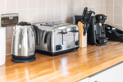 The Home on The Hill The Home on The Hill