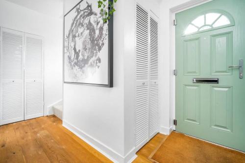 The Home on The Hill The Home on The Hill