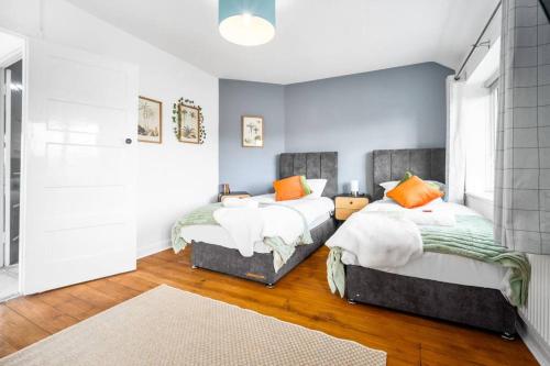 The Home on The Hill The Home on The Hill