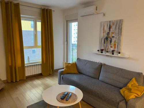 Zemunske Kapije Yellow Gate