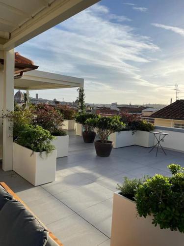 Caterina de' Medici luxury attic with terrace and parking, Florence (photo 9)