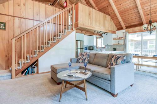 Play Chalet MCA 489 - Meredith Lodging in Manzanita (OR)