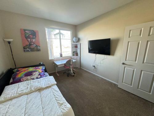 Lovely Bedroom with Pool, Gym