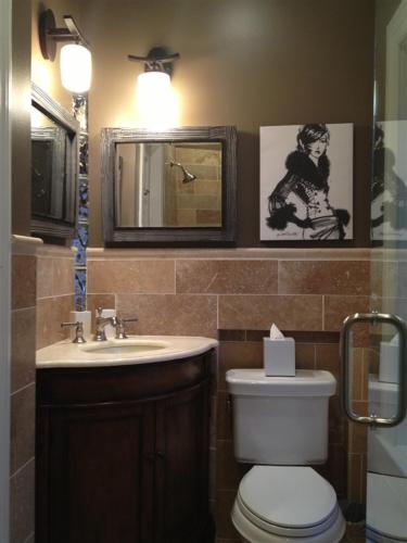 Deluxe Queen Suite image 4