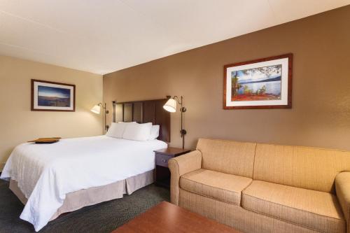 Hampton Inn & Suites Lake George