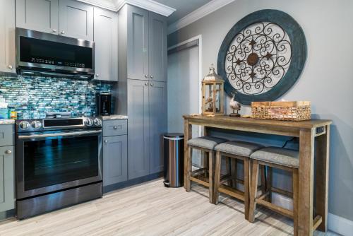 Waters Edge 102 N in Holmes Beach, USA