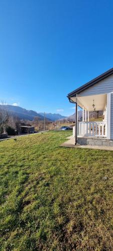 Snow White Chalet- Mountain Retreat in Kolašin - image 3