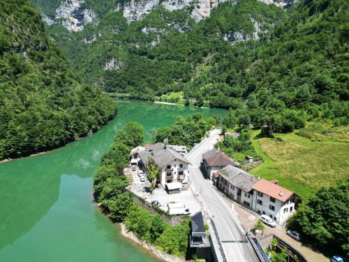 ALBERGO AL LAGO