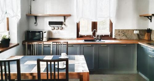 Willa Vita - Apartment z kominkiem i dużym tarasem, Sauna, Jacuzzi, Altana z Grill, z możliwością wynajmu dotakowych pokoi - Schönes Appartement mit Kamin und großer Terrasse, Sauna, Jacuzzi, Pavilion mit Grill und der Option zusätzliche Zimmer zu mieten