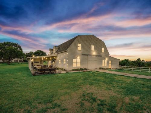 Scenic Rustic Farmhouse - Patio Gameroom Firepit in Garland, Vereinigte Staaten von Amerika