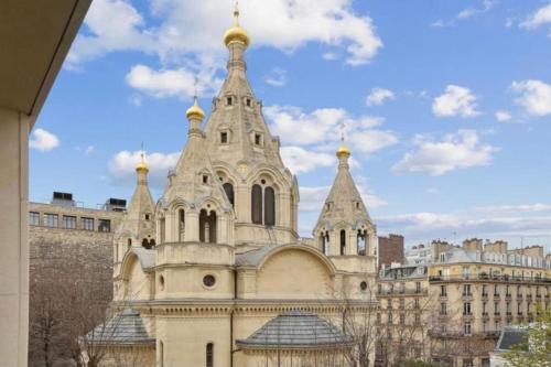 Cathedral view apartment in 8th - Location saisonnière - Paris