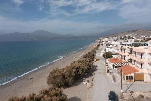 Beach, Alexander Beach Hotel in Adelianos Kampos