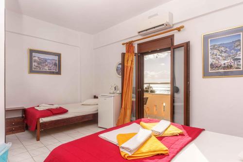 Alexander Beach Hotel - image 2