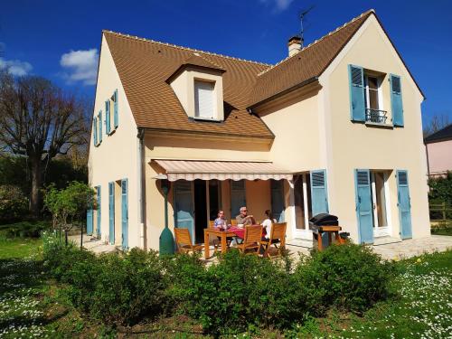 B&B avec piscine proche de Paris - Chambre d'hôtes - Maisons-Laffitte