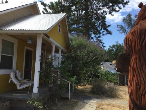 Vista exterior, Yosemite International Hostel in Groveland (CA)