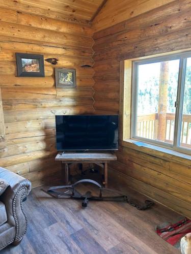 McDonald Cabin #5 next to YNP in Corwin Springs (MT)