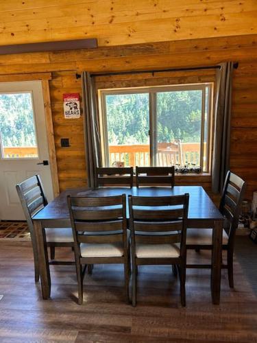 McDonald Cabin #4 next to YNP in Corwin Springs (MT)