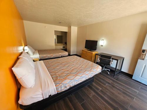 TRAVEL INN Room Type - Double Room