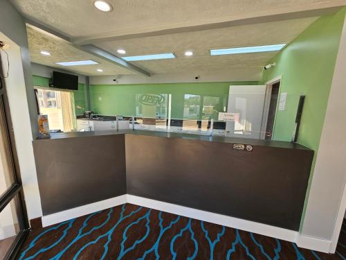 TRAVEL INN - image 11