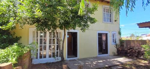 CASA A 6 CUADRAS PLAYA PUNTA MOGOTES, P/6 PERS.