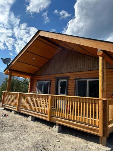McDonald Cabin #6 next to YNP in Sphinx, USA