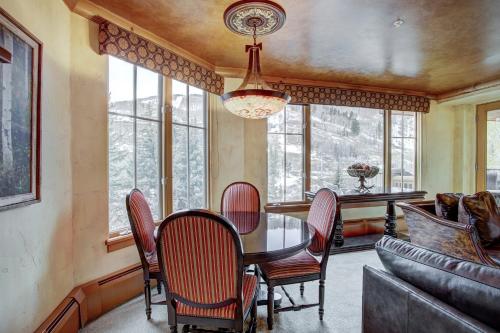 Elkhorn Lodge - image 11