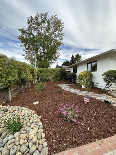 Modern, Renovated 5b/3ba near Apple, Kaiser