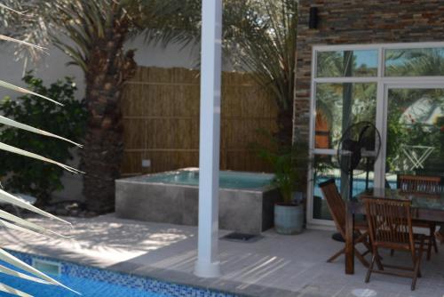 Dar 66 Pool Chalets with Jacuzzi