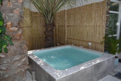 Dar 66 Pool Chalets with Jacuzzi