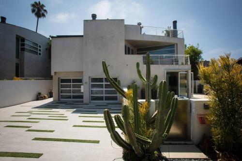 Amazing Views! Walk to the Beach! Pool and Spa! in San Diego, USA