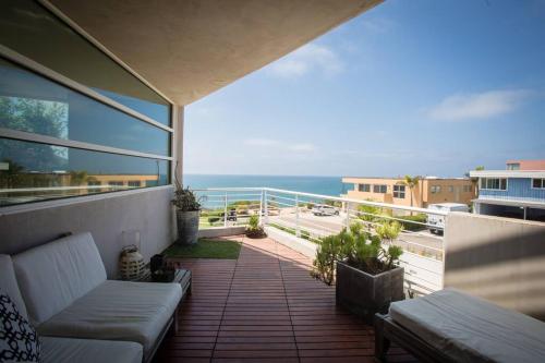 Amazing Views! Walk to the Beach! Pool and Spa!