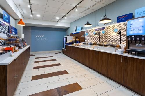 Holiday Inn Express - New Albany - image 14