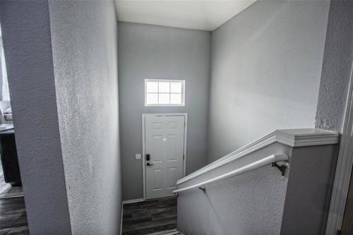 Cozy 3 Bedrooms and 2 baths in Olathe sleeps 8. in Olathe, USA