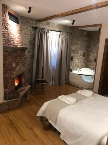 517548892 Hotel Ambassador Voskopojë