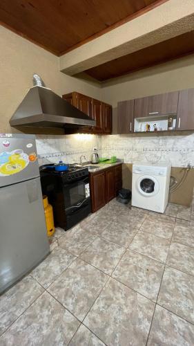 One-Bedroom Apartment image 5