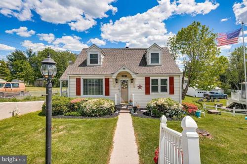 Charming Cottage in Central Location*Near BWI* in 埃利科特城
