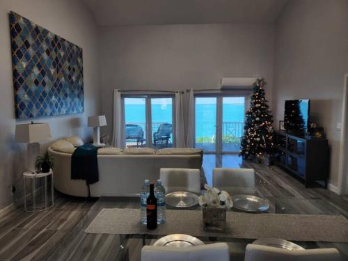 Παροχές, Turquoise Escapes new stunning oceanfront villa in Black Point Exuma in Staniel Cay