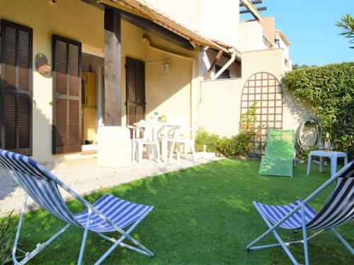 Appartement Le Lavandou, 2 pièces, 4 personnes - FR-1-251-573 - Location saisonnière - Le Lavandou