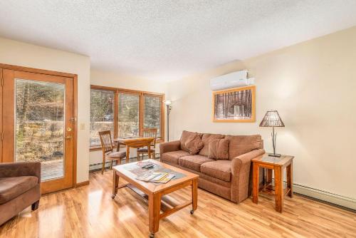 One-Bedroom Suite with Kitchenette 