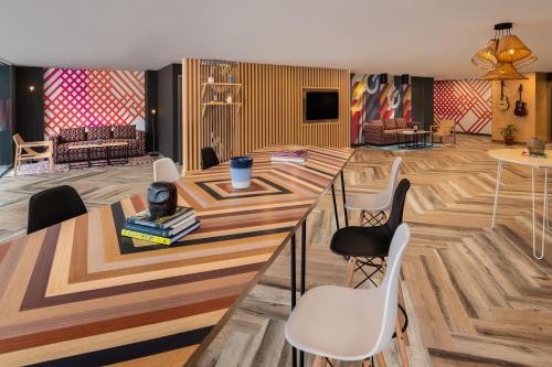 Shared lounge/TV area, Ginger Bangalore IRR, Koramangala in Marathahalli