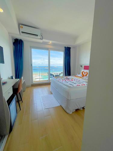 iCom Marina Sea View